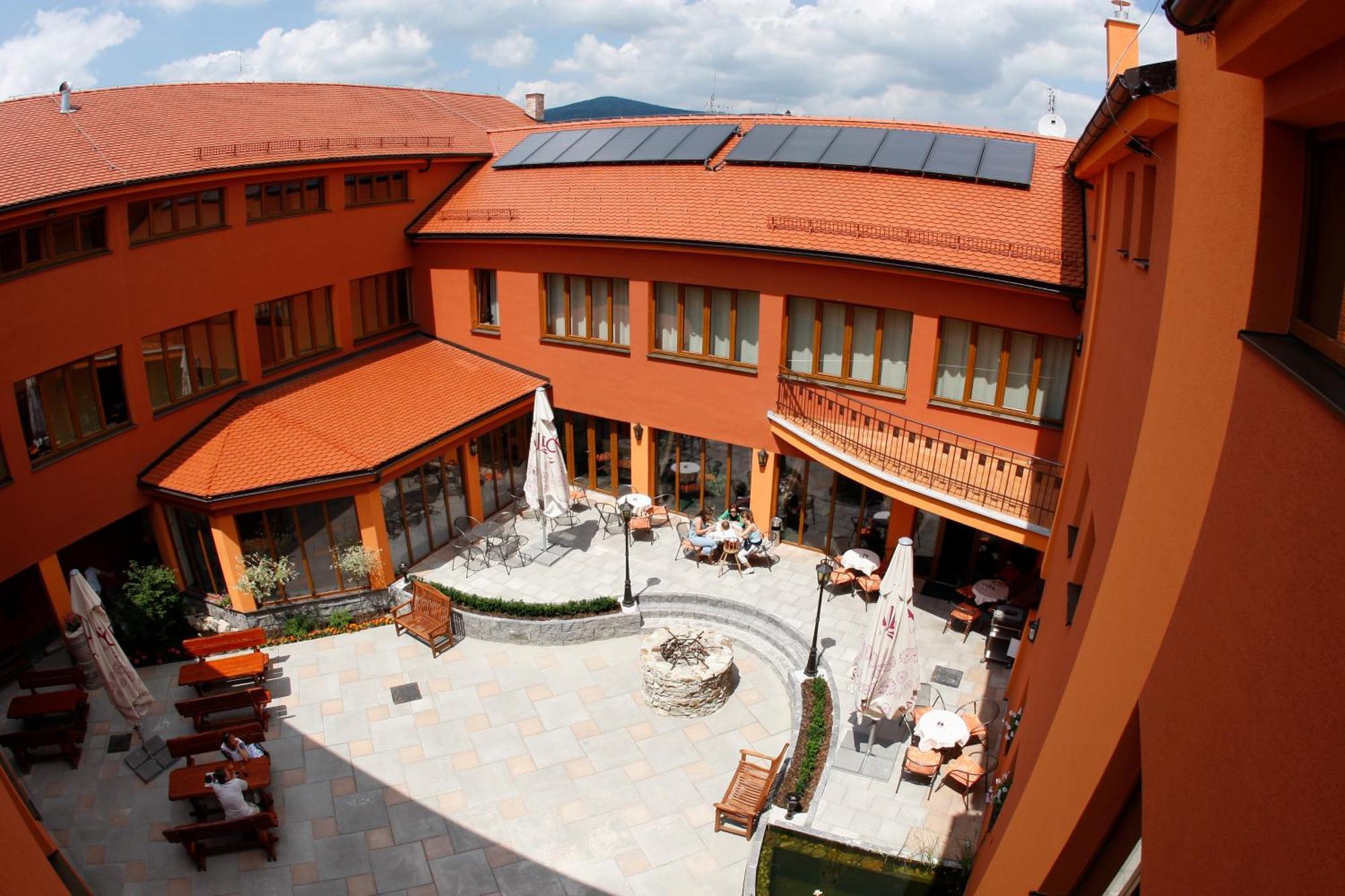 Hotel Majolika Modra Dış mekan fotoğraf
