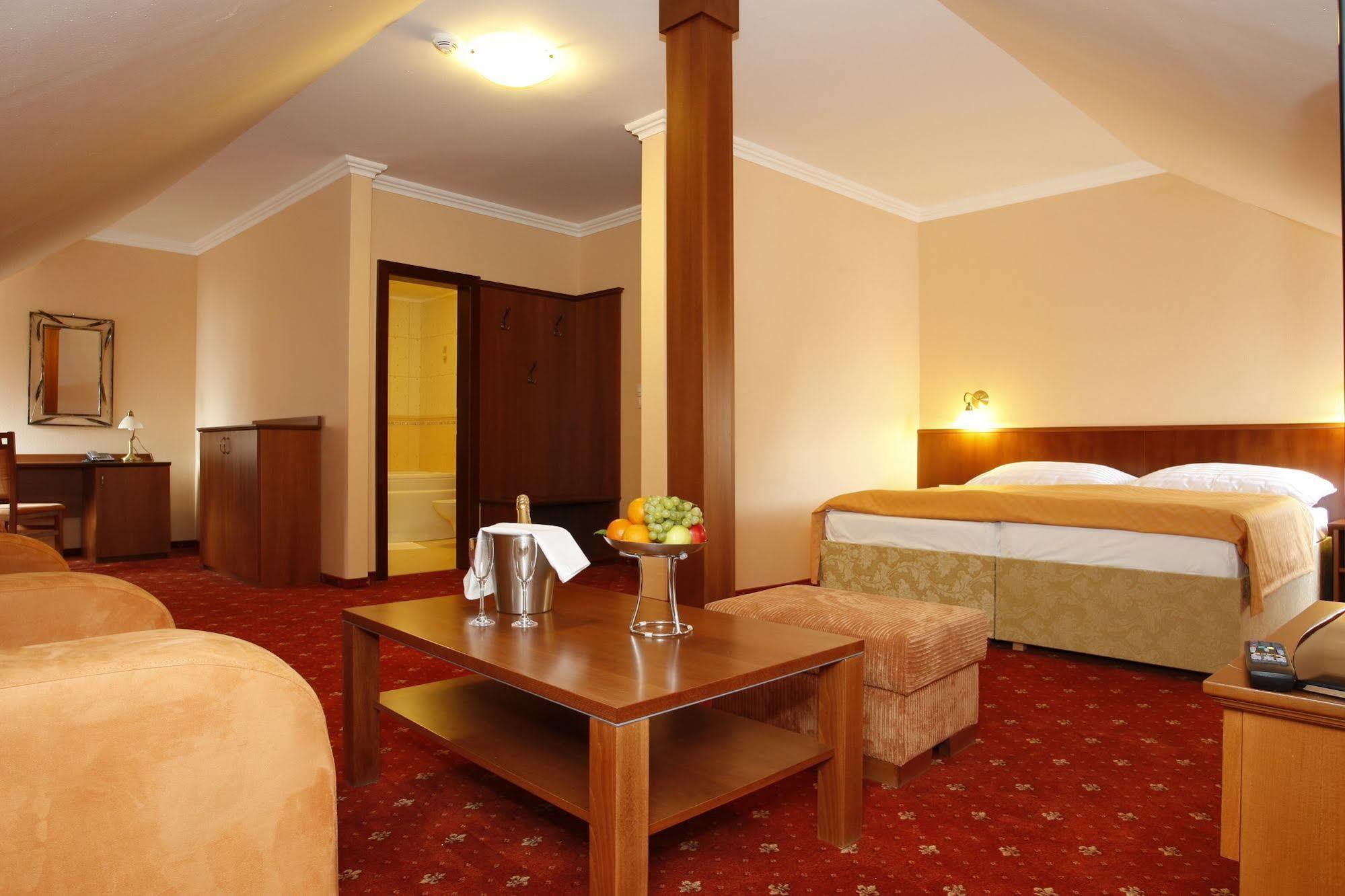 Hotel Majolika Modra Dış mekan fotoğraf