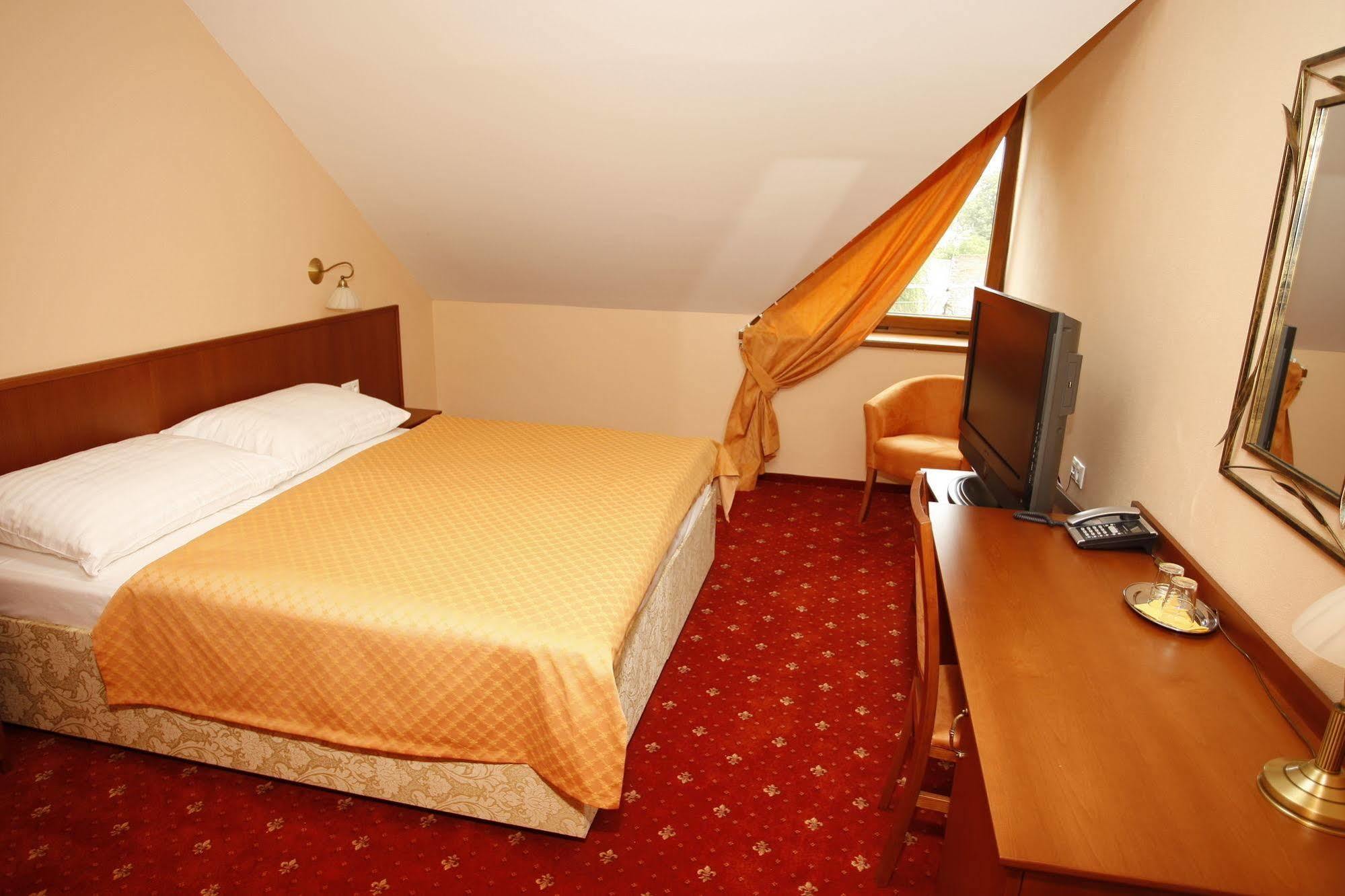 Hotel Majolika Modra Dış mekan fotoğraf