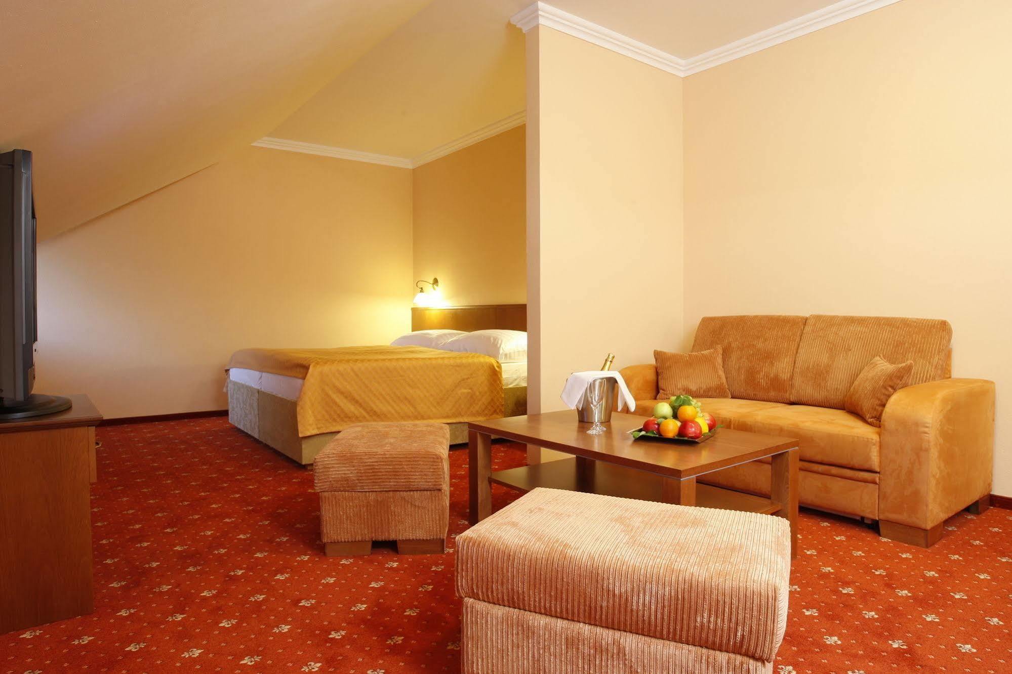 Hotel Majolika Modra Dış mekan fotoğraf