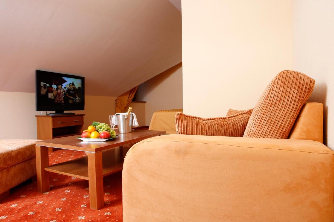 Hotel Majolika Modra Dış mekan fotoğraf
